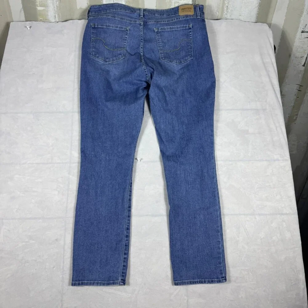 Levi's Signature Straight Jeans Womens Blue Faded Denim Mid Rise Size 18M 34x32‎ - Picture 2 of 16